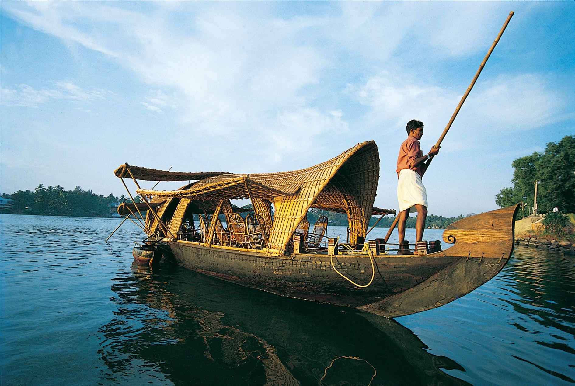 Athirapally Waterfalls & Kumarakom Tour - 3 Days