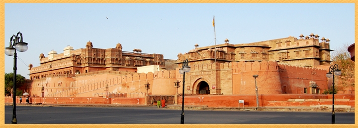 Full Day Guided Bikaner City Tour With Car & Driver